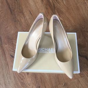 Size 8 Mid-pump Nude patent
